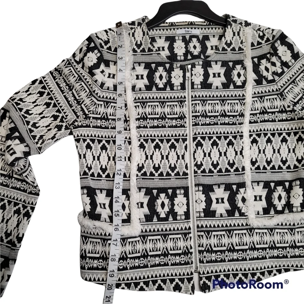 Bar III Black And White Aztec‎ Tribal Print Fringed Full Zip Jacket Size Medium